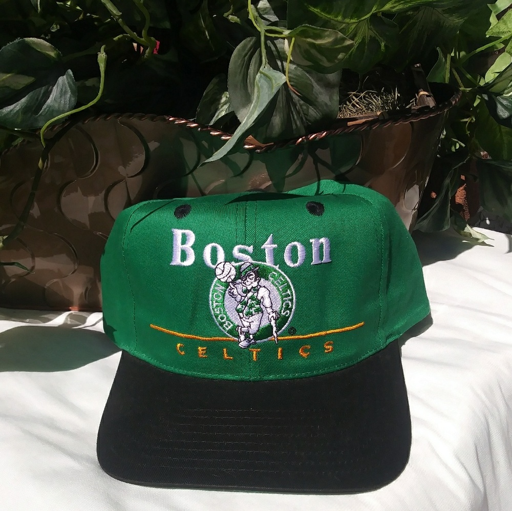 NWT Boston Celtics Snapback Hat